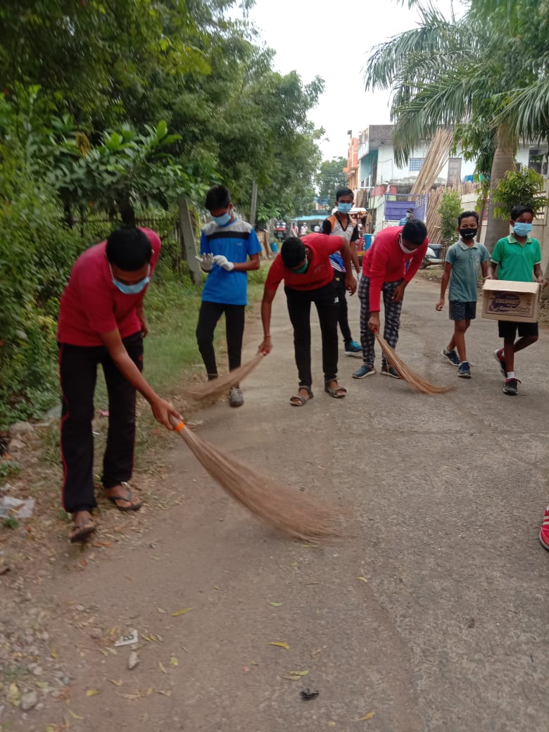 MYBharatHQ's tweet photo. As Part Of Mahatma Gandhi Maha Swachhta Abhiyan, volunteers of Nehru Yuva Kendra #Wardha conducting Cleaning Of PHC's, Play grounds .
@PMOIndia | @KirenRijiju | @RijijuOffice | @YASMinistry https://t.co/42m0PxPhqA