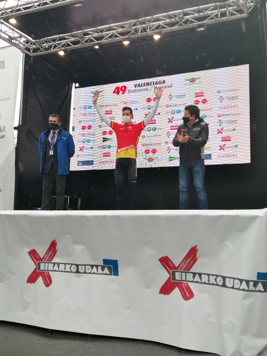 Disur 2000 tweet media