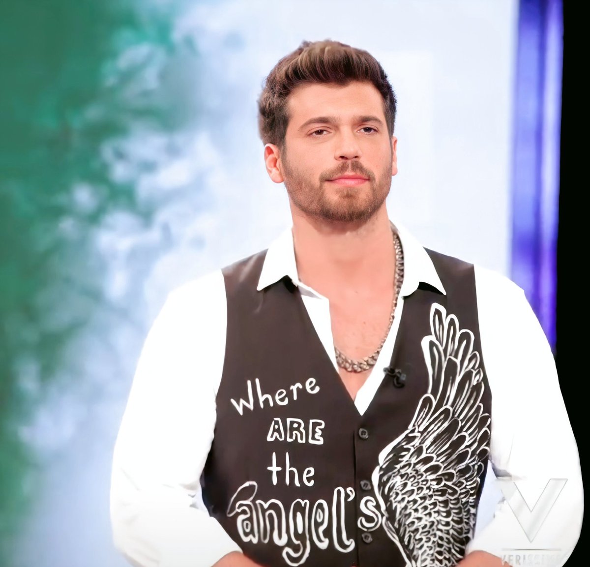 aydan_m_'s tweet photo. 📌Türk medyasi🇹🇷

İtalya’da geniş hayran kitlesi bulunan @canyaman1989 programa katildi,soruları İtalyanca yanıtladi. #CanYaman :Okulun en iyisiydim. Dil konusunda yeteneğim vardı. Çalışkan çocuktum,ailemin ekonomik açıdan zorlandığı dönemde kazandığım burslar hayatımı kurtardı. https://t.co/Yox6fgX9l0