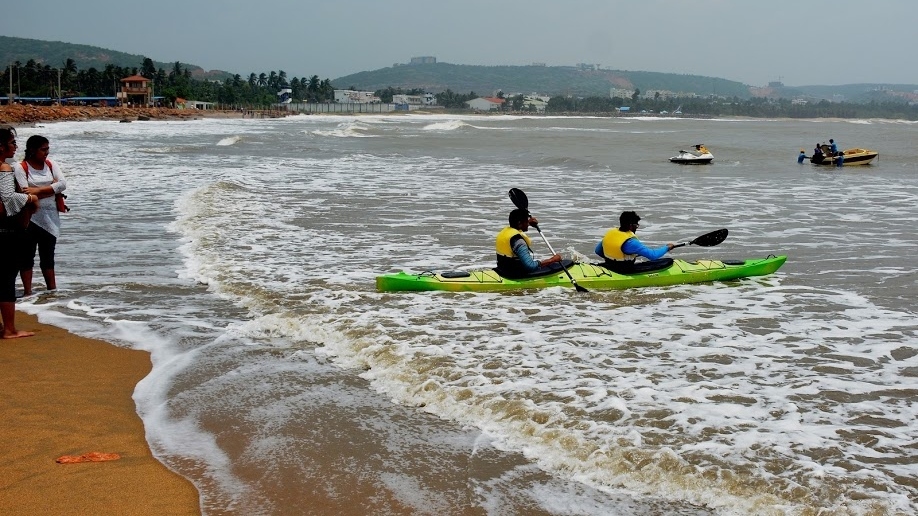 weatherindia's tweet photo. India Becomes First Asia-Pacific Country to Earn Prestigious #BlueFlagTag for Eight #Beaches in Just Two Years - by @deekshith_np

https://t.co/v97ehldgQC

(📸: A Sarath Kumar / BCCL, Visakhapatnam) https://t.co/XjJ5TbFmyZ
