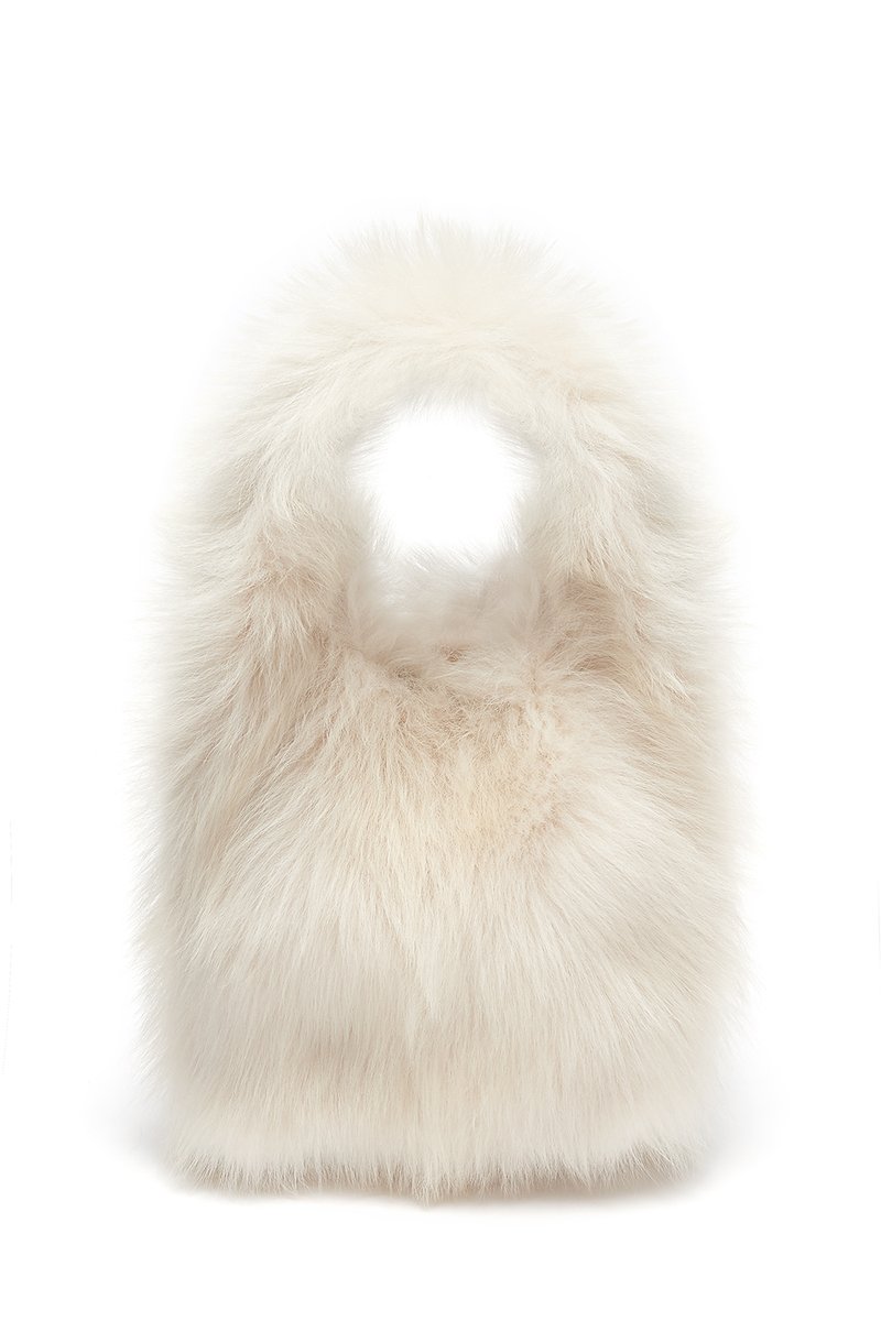 GushlowandCole's tweet photo. We're excited to launch our latest collection of shearling Tote Bags. Available in both medium and mini sizes and in a variety of autumnal colours.

#AW20 #byproduct #sustainablefashion https://t.co/tt01n0IPgk