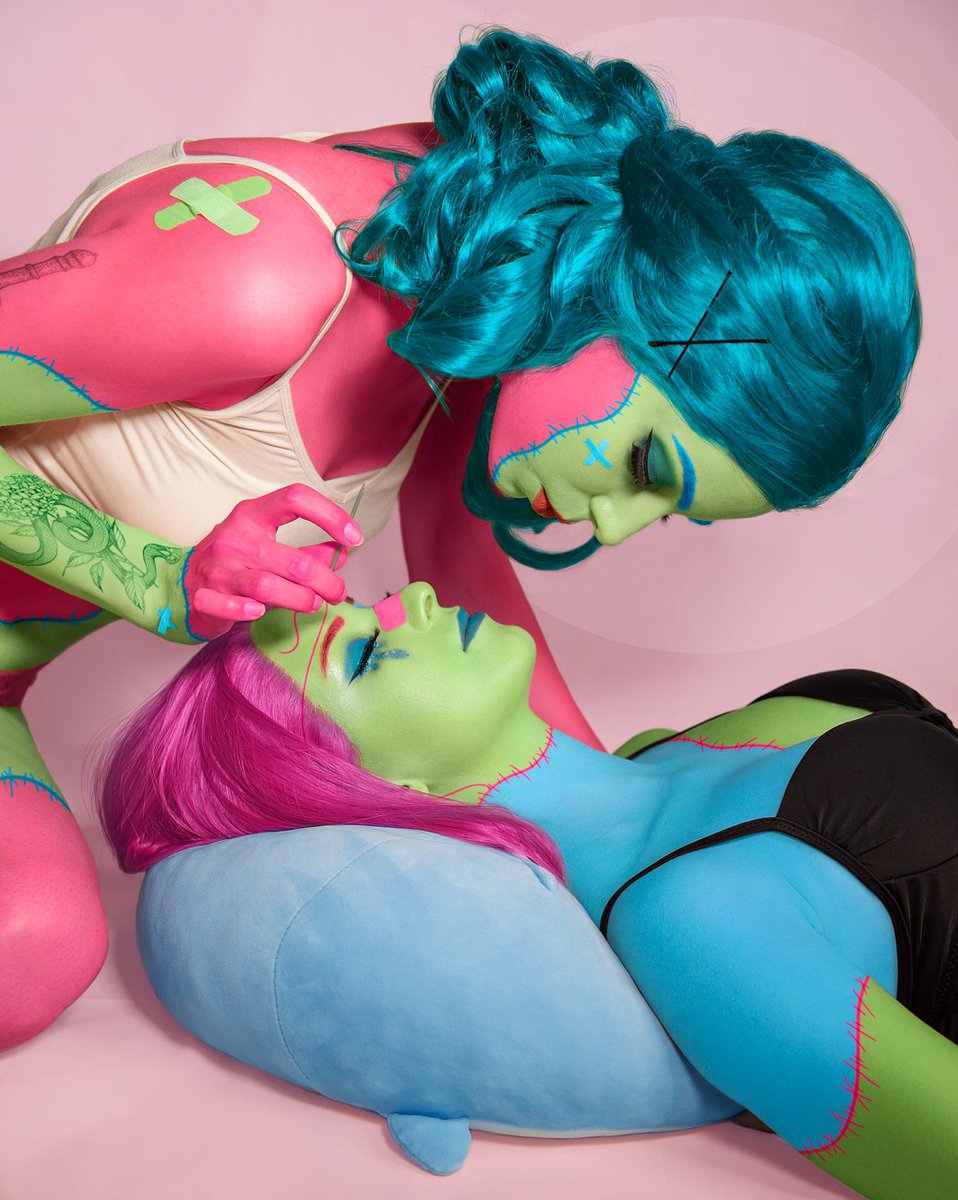 Atakirus's tweet photo. Halloween monster girl 💜💚
Photo based on @MissUpacey art
.
Monster blue hair: @lizhen_blue
Monster pink hair: @Mozno_Rossie
.
#halloween #halloweenmakeup #Zombie #makeupzombie #halloween2020 #cosplayhalloween https://t.co/8596YkbDCH