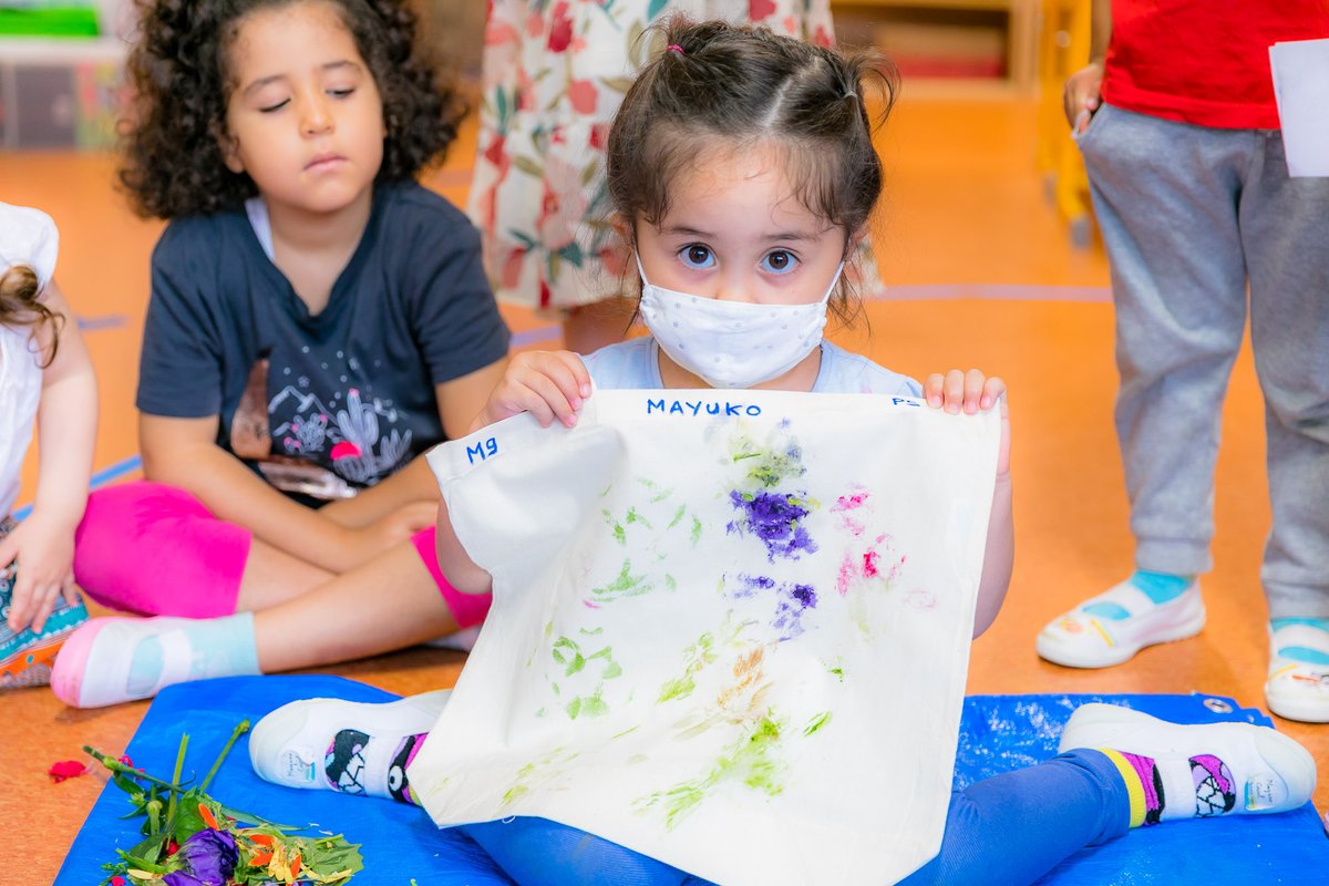lfitokyo's tweet photo. DES #TOTEBAGS EN MATERNELLE
Les élèves de #maternelle du #LFITokyo ont personnalisé selon la technique du #tatakizome, des sacs qu'ils utiliseront pour transporter les #cahiersdevie et les livres de #bibliothèque entre l'école et la maison.
@aefeinfo
@AEFEAP
@ambafrancejp https://t.co/FBzpJ9g2jP