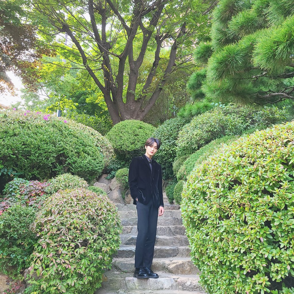 CRAVITY_twt's tweet photo. 2020 올해의 브랜드대상 신인아이돌 부문을 수상한 크래비티 태영입니다! 혹시 크래비티 팬 러비티세요~?😆 러비티 덕분에 이런 상을 받을 수 있었습니다!! 러비티가 자랑스러워 할 수 있도록 더더 발전하는 크래비티가 될께요~♡

#크래비티 #태영 #브랜드대상 #Ad_Fontes https://t.co/Z4lLw3bo1y