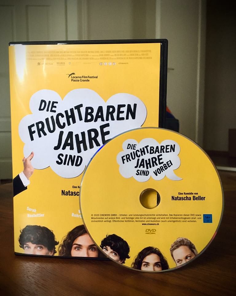FÜR ALLE, DIE NOCH EINEN PLATTENSPIELER HABEN. Unser Spielfilm <a href="/vagendastories/">Die fruchtbaren Jahre sind vorbei</a> (Buch &amp; Regie <a href="/superbeller/">Natascha Beller</a>) ist ab dem 20.11 im Handel erhältlich. Als Betamax, U-Matic Tape und Super8.