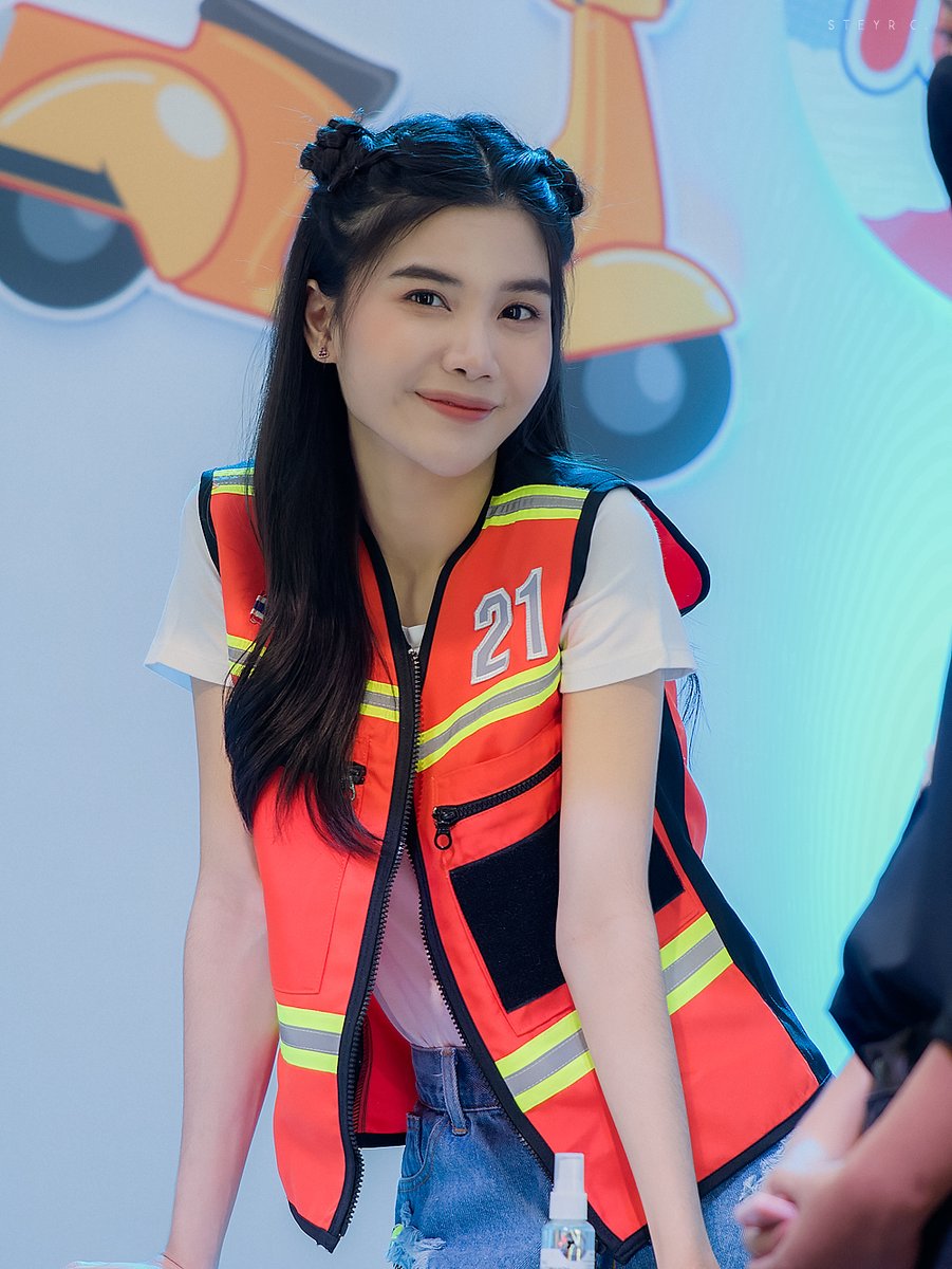 steyrc's tweet image. #PetchSWEAT16 #SWEAT16

HI-FIVE &amp;amp; 2Shot &quot;วินสเว็ต ตลก สวย ฮา&quot; (10/10/2020)