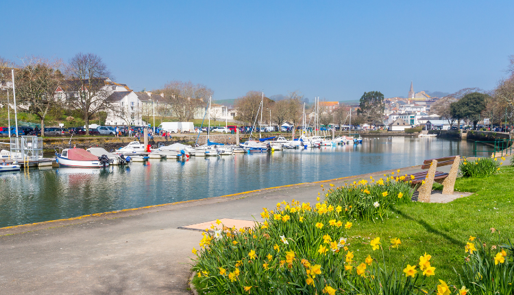 Situated at the head of the Salcombe Estuary, this bustling market town is a picturesque place to while away the hours. With a friendly atmosphere, welcoming locals &amp; fascinating history, Kingsbridge is a wonderful destination to add to your itineraries.
bit.ly/30IwHrV