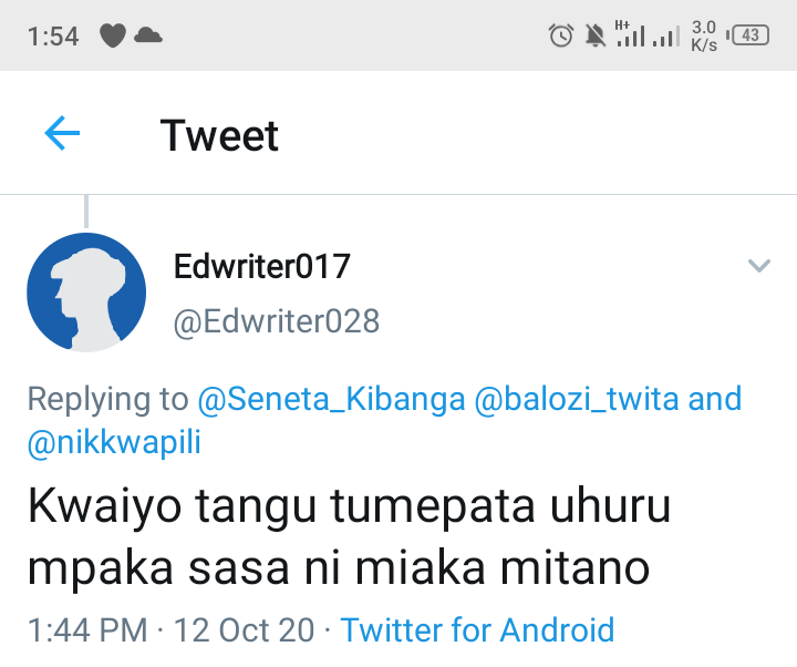 iam_ismail29's tweet image. #TwitterVAR katika ubora wake,  baada ya KIBANGA, kuchezewa rafu moja na bwana @Edwriter028 na hatimaye kuwa mahututi,  😂