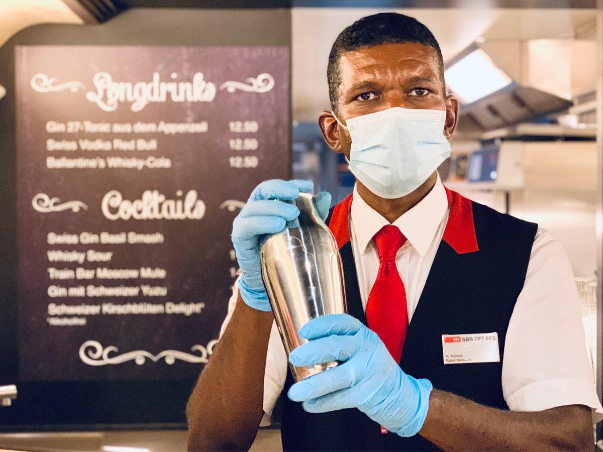 elvetino's tweet photo. Es ist Montag und denkst Du auch schon an den Fiirobig? Da haben wir einen Tipp für Dich. Geniesse den Abschluss des Tages in der Train Bar. Wo genau findest du hier: https://t.co/wmp9aIKpA2 Komm gut in die Woche Schweiz! #SpeisenBeimReisen #TrainBar #TeamElvetino #SBBCFFFFS https://t.co/CsZzDpwPtj