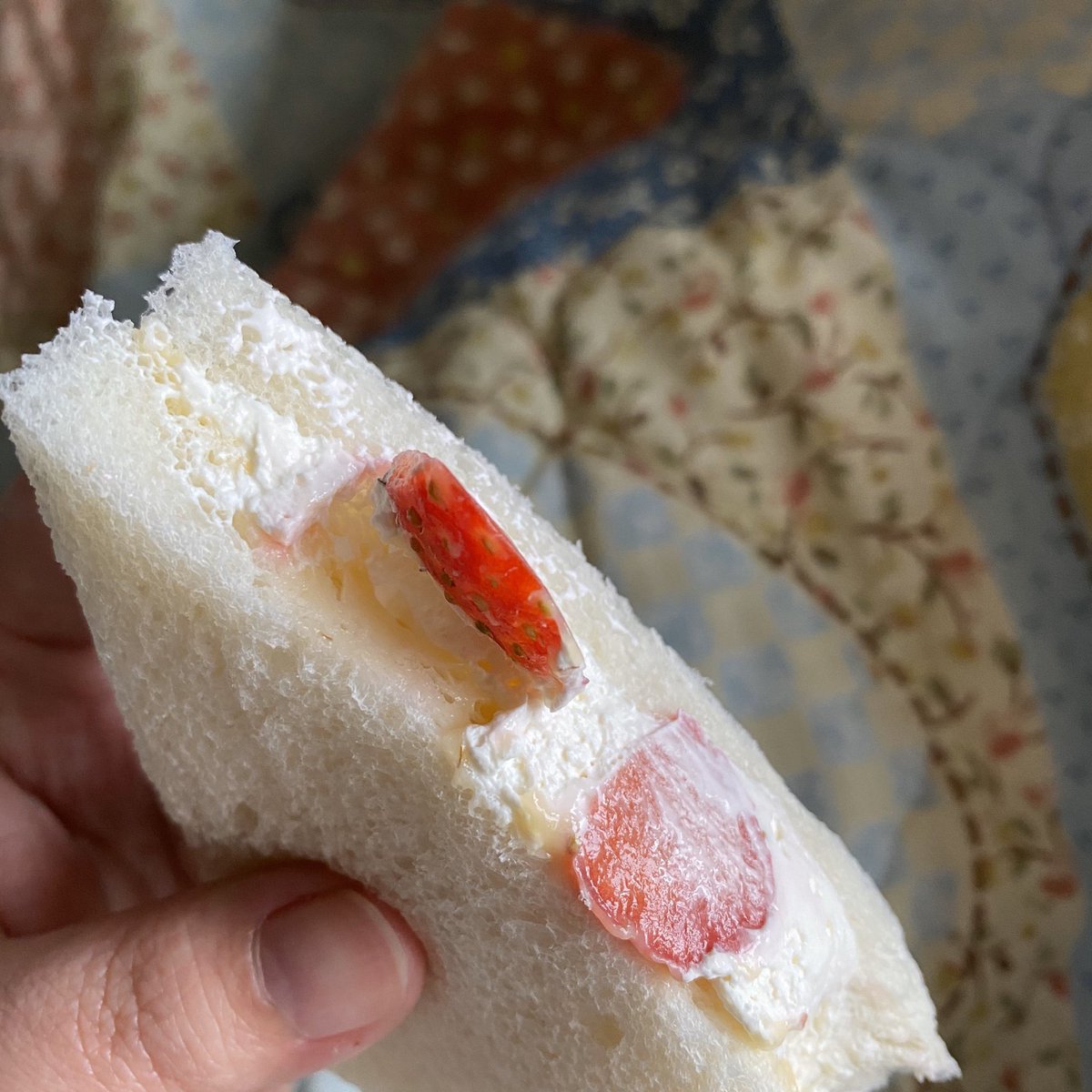 セブンイレブン上総一宮店 話題になってニュースサイトで取り上げられてたサンドイッチを仕入れてみました ハリボテでした セコくてごめんなさい Togetter