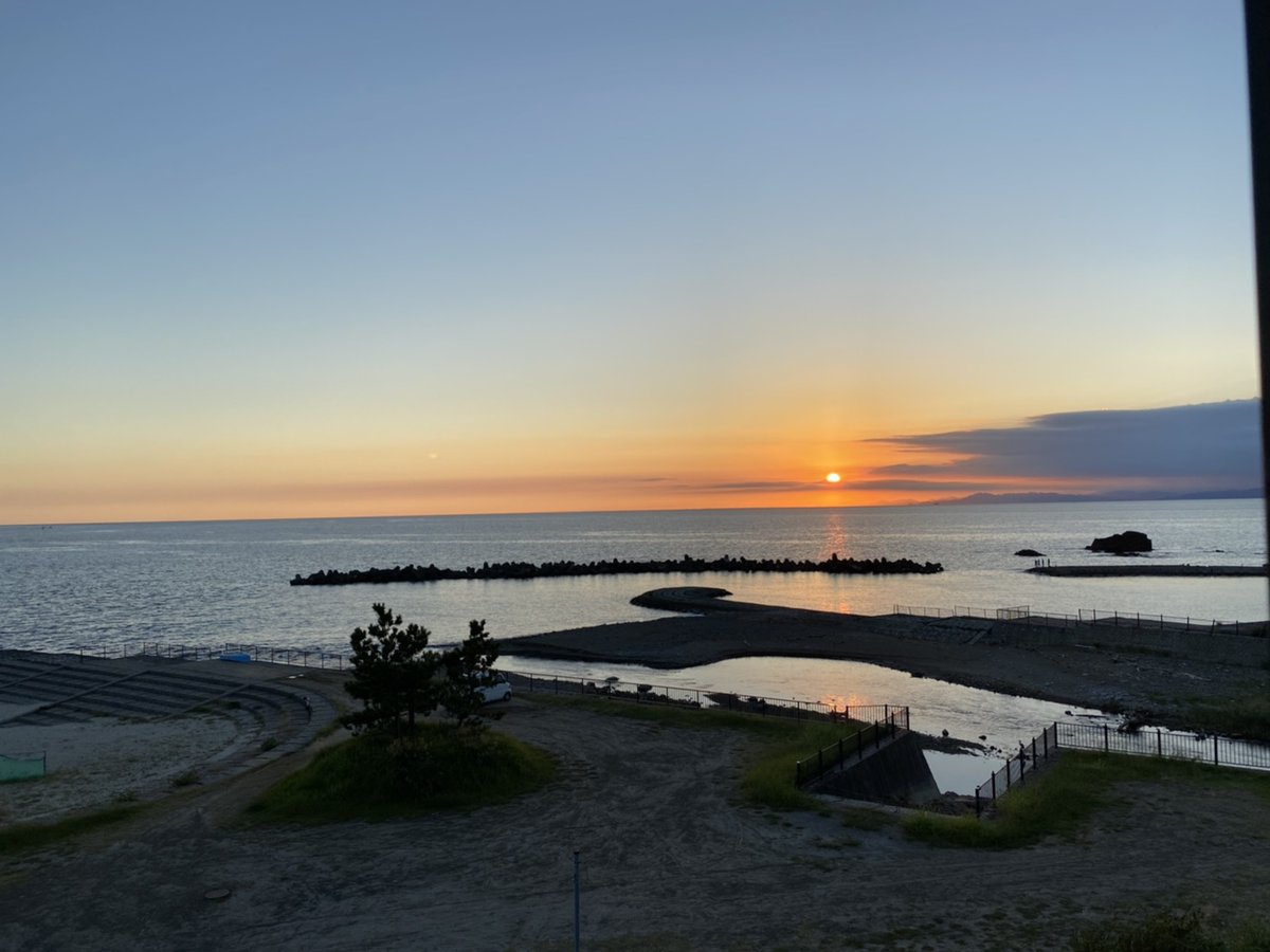 dai216chemist's tweet photo. 夕日を見ながら露天風呂は最高でした…今からごはん！

#あるじ栖
#あるじ栖扇子 https://t.co/schlq6EFry