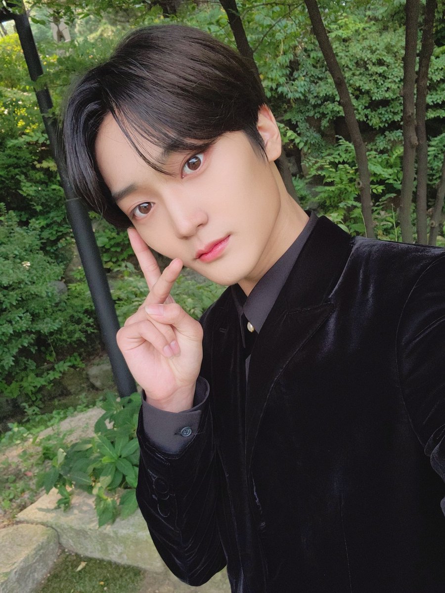 TeddyHWJ_S2's tweet photo. #Ad_Fontes
사랑하지 않는 방법을 모르겠다 https://t.co/5JOAkr2OGz