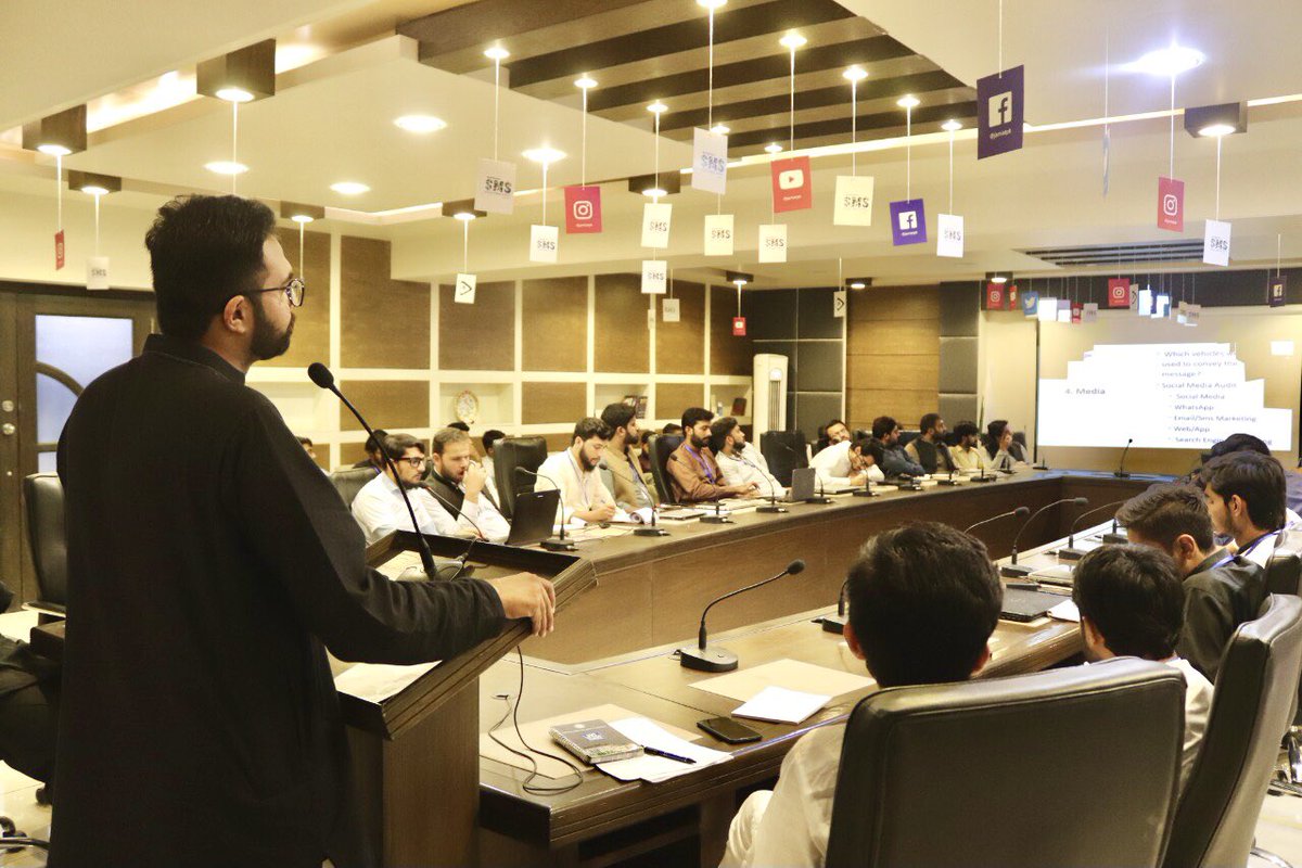 iK_Waseer's tweet image. A journey from starting an event to becoming guest of the same event. 
Social Media Summit 2020 ♥️
A session on “How to Design Effective Social Media Campaign.”

#SMS2020 
Congratulations to current team.
