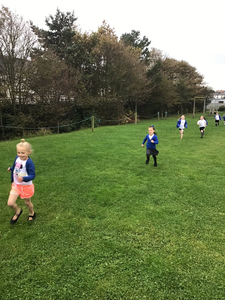 _Mrs_Egan_'s tweet photo. Year 1 have taken part in a race today. Everyone involved did such an amazing job! @JGPSPE https://t.co/KeL0cSfu3T