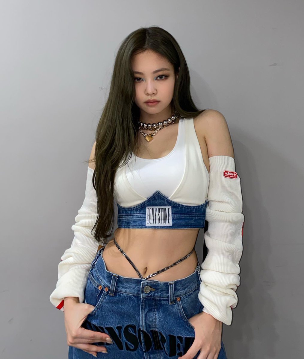 Saya398_jatl's tweet photo. 推しが強い😍🥰

 #BLACKPINK #LISA #JENNII  #ブラックピンク  #リサ #ジェニー  #블랙핑크  #리사 #제니 

リサ姉さんの脇筋??なんて言うか知らないけど良いね(新しいフェチの予感??) https://t.co/gPlzrlo3bm