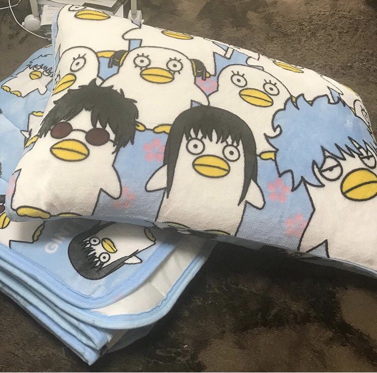 まうす しまむらで銀魂蓮蓬篇エリザベス の大きいブランケット買えばよかったと激しく後悔 売ってたの1年前 その時は我慢したけど 枕 敷パット 小さいブランケットがあるから 今更大きいのほしい しまむらさんへるぷ T Co Pkjynue7zl Twitter