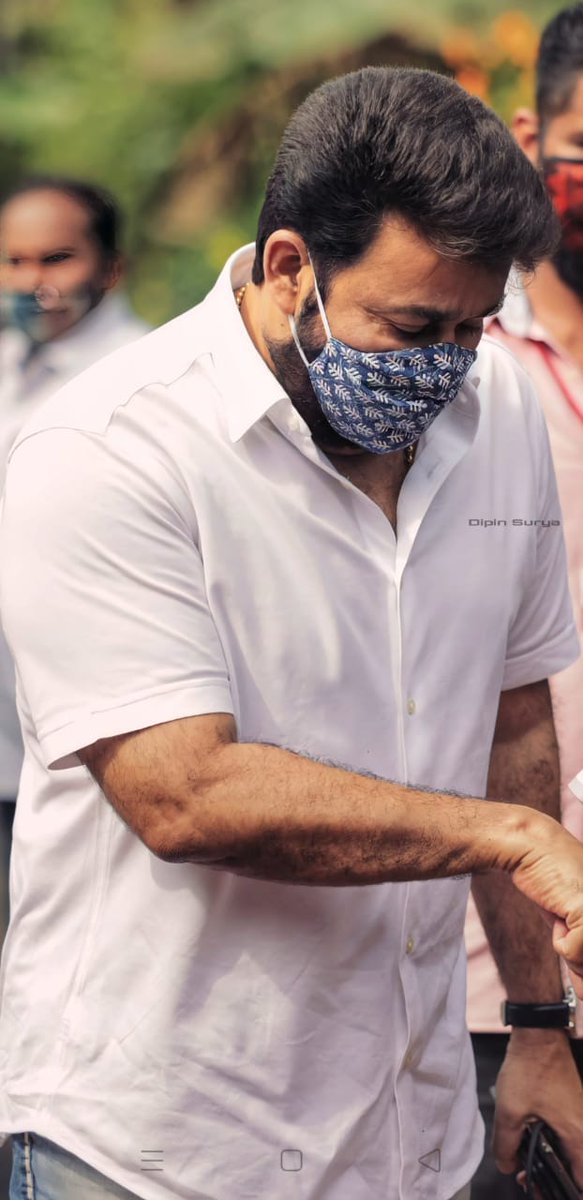 mmfctwitt's tweet photo. ഇന്നലെ കുരച്ച  കുറച്ച് ചാവാലീ പട്ടികൾക്ക് ഉള്ള മറുപടി ആണല്ലോ ലാലേട്ടാ....

#Lalettan #Mohanlal 

#Drishyam2 

@Mohanlal

#TheCompleteActor https://t.co/CiLCjTfqez