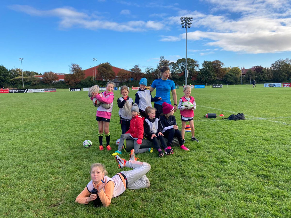 OldBelvoWomen's tweet photo. #CantSeeCantBe
Yesterday our minis were joined by senior squad member @jennymurphy045 ☘🔵🐑
We're not sure who had more fun!
Call Niamh at 0876725017 or email belvoyouthgirls@gmail.com for more info 🙌
#BeBelvo #GiveItATry #20x20 #NoProvingJustMoving #GetAllGirlsActive https://t.co/90HnoNACDl