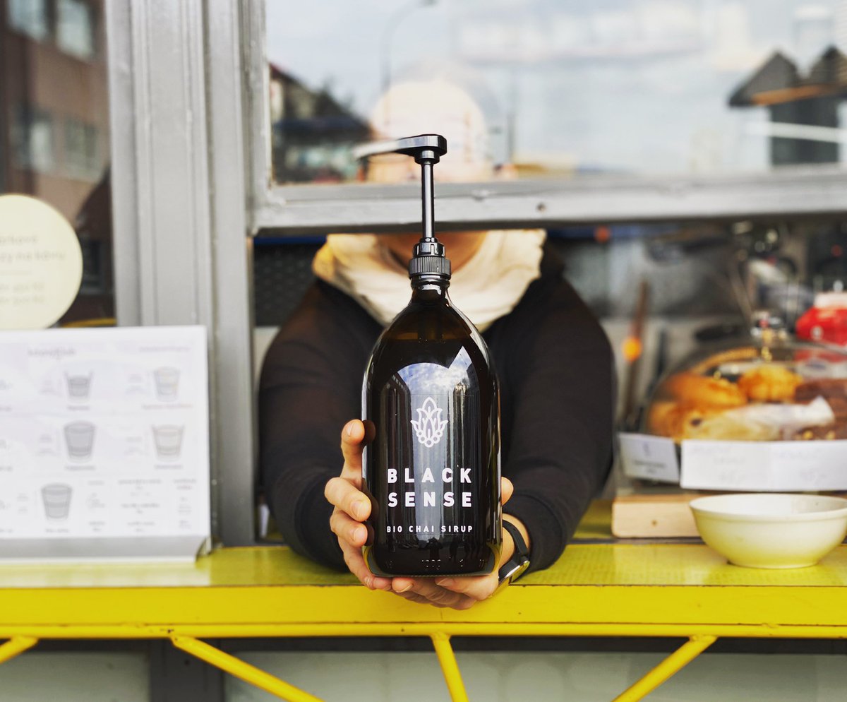 Nemáte zrovna chuť na kávu? Zkuste Chai latte, výbornou kombinaci koření a mléka. 🍂 Podzim jak vyšitej.