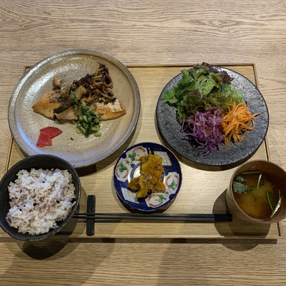 inaobass's tweet photo. 癒しと食欲、両方満たされた https://t.co/kkauxPr9JU