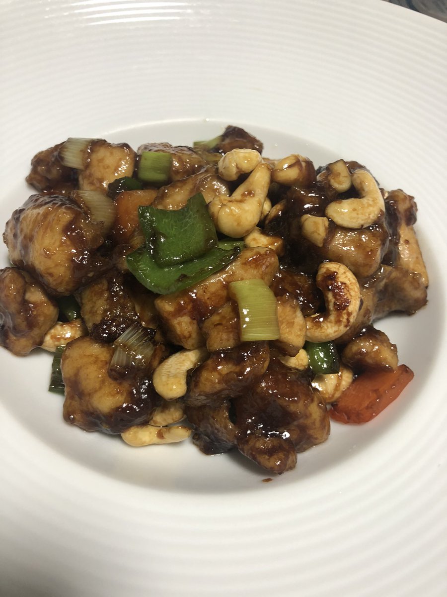 Lucky 鶏肉とカシューナッツ炒め レシピは中華一筋さんの本を参照 鶏肉のジューシーさやカシューナッツの香りが漂う良き一品です マジウマい 中華一筋式腰果 鶏丁 中華一筋 中華一筋つくレポ