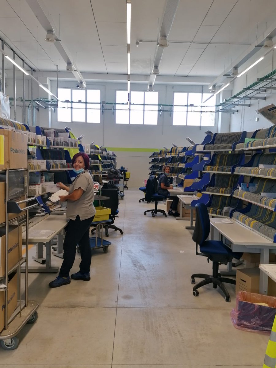 PosteItaliane's tweet photo. #PosteItaliane Presentato il nuovo Centro di Distribuzione Postale di Orbetello (#Grosseto). La sede è stata progettata e realizzata in modo funzionale al #JointDelivery, il Nuovo Modello di Recapito introdotto sull’intero bacino territoriale di Orbetello. https://t.co/sK9rvpxtrg