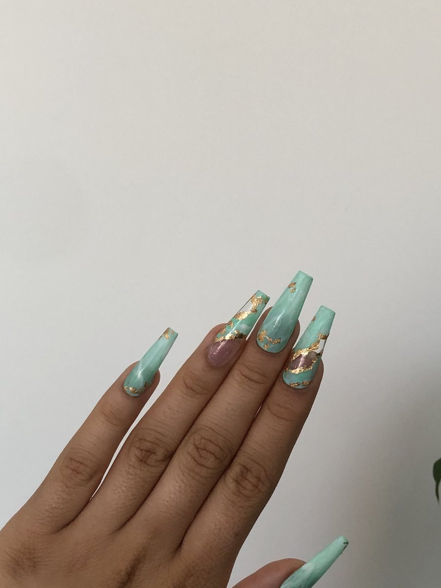 designsbynads's tweet photo. Introducing the โJadeโ set๐คฉ๐๐ with gold flake detailing โจ
Check our story highlights for application, sizing guide and shapes!
Dm for custom designs, orders or questions ๐
#pressonnails #pressons #uknails #customnails #designsbynads #jadenails https://t.co/vGyOyh6Bj3