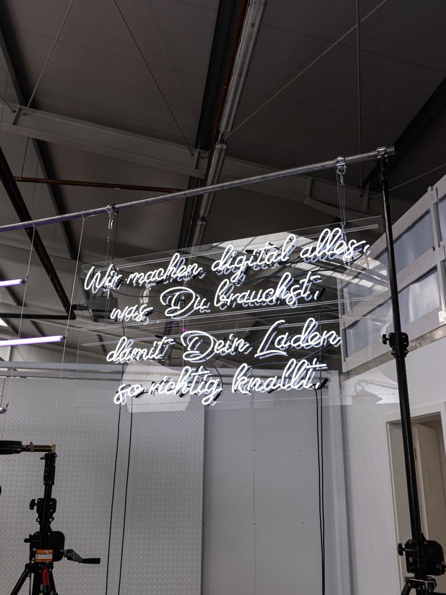 Wir machen digital alles, was du brauchst, damit dein Laden so richtig knallt.💥