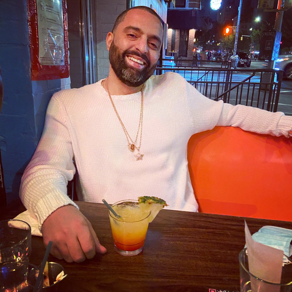 money__burnz's tweet image. #cheers to 41 trips around the #sun
Also #fruitydrinks make me #happy 

#morelife #spreadlove #lovealwaze #adazeinthelife