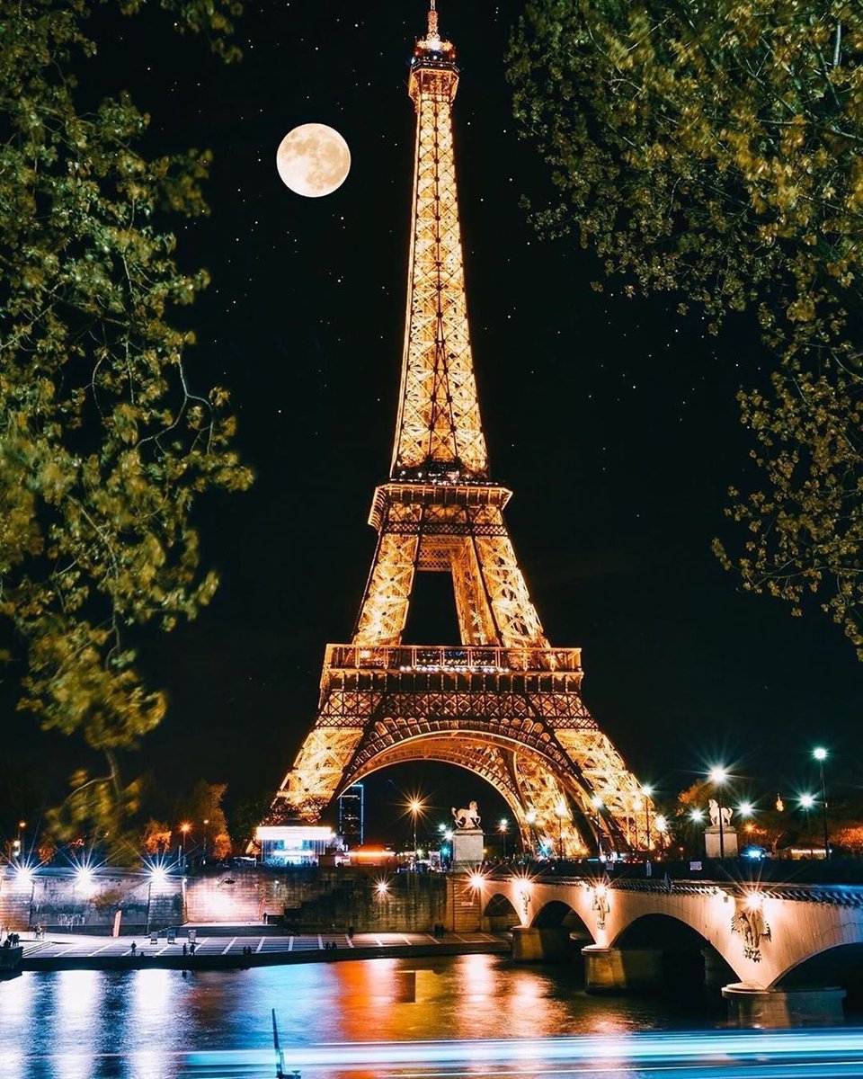 Ist Paris auch ihre Lieblingsstadt? 🇫🇷 ❤️🥖🍷
@iamtravelr