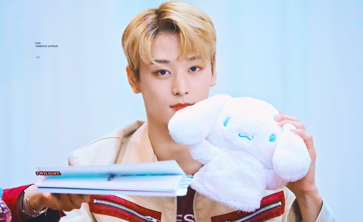 timeto_juyeon's tweet photo. 191013 부산 팬싸

#더보이즈 #주연 #JUYEON https://t.co/t17Sb5NZCU