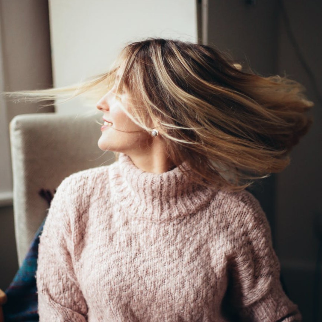 Give energy and life to your hair with the new Khadi Hair Oil Vitality Grow. t provides the scalp with nutrients, strengthens the roots and stimulates healthy hair growth ⭐