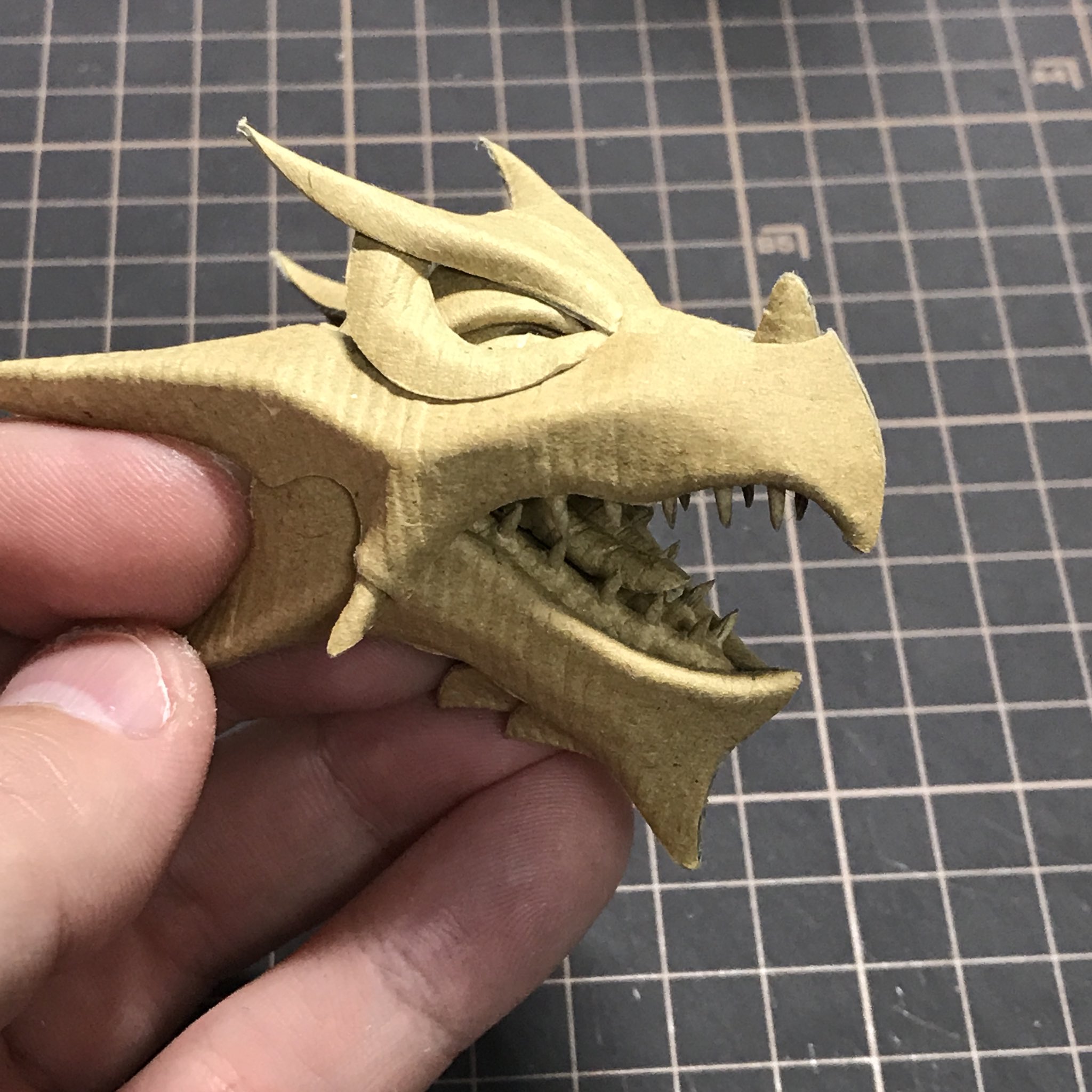 オダカマサキ オドンガー大佐 Pa Twitter 穏やかな子なんです 口の中終了 明日から身体を作ります ダンボールドラゴン賞品用 ダンボールアート ダンボール工作 T Co Yla3z6xmuz Twitter