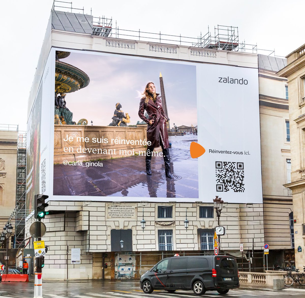 Ce mois-ci, Zalando vous donne une chance de devenir la star de la Place de la Concorde à Paris, grâce à son affiche interactive qui y est installée: envoyez votre photo sur Instagram avec #ZalandoRéinvente pour une chance d'y être affiché.e, via une appli en réalité augmentée✨