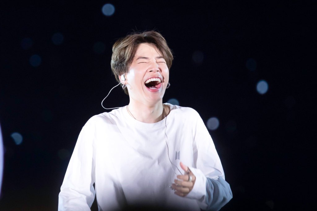 tksinta's tweet photo. This Jimin laughing sequence is my favorite💗

#HappyJiminDay #HappyBirthdayJimin https://t.co/oek9NEfCiS