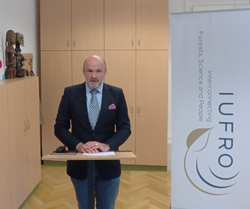 IUFRO's tweet image. Quality education plays key role for research quality + practical forestry work, + thus in attaining global goals + commitments such as the SDGs. IUFRO is committed to engaging in the development of comprehensive forest education programs. Director A Buck #COFO25 #foresteducation