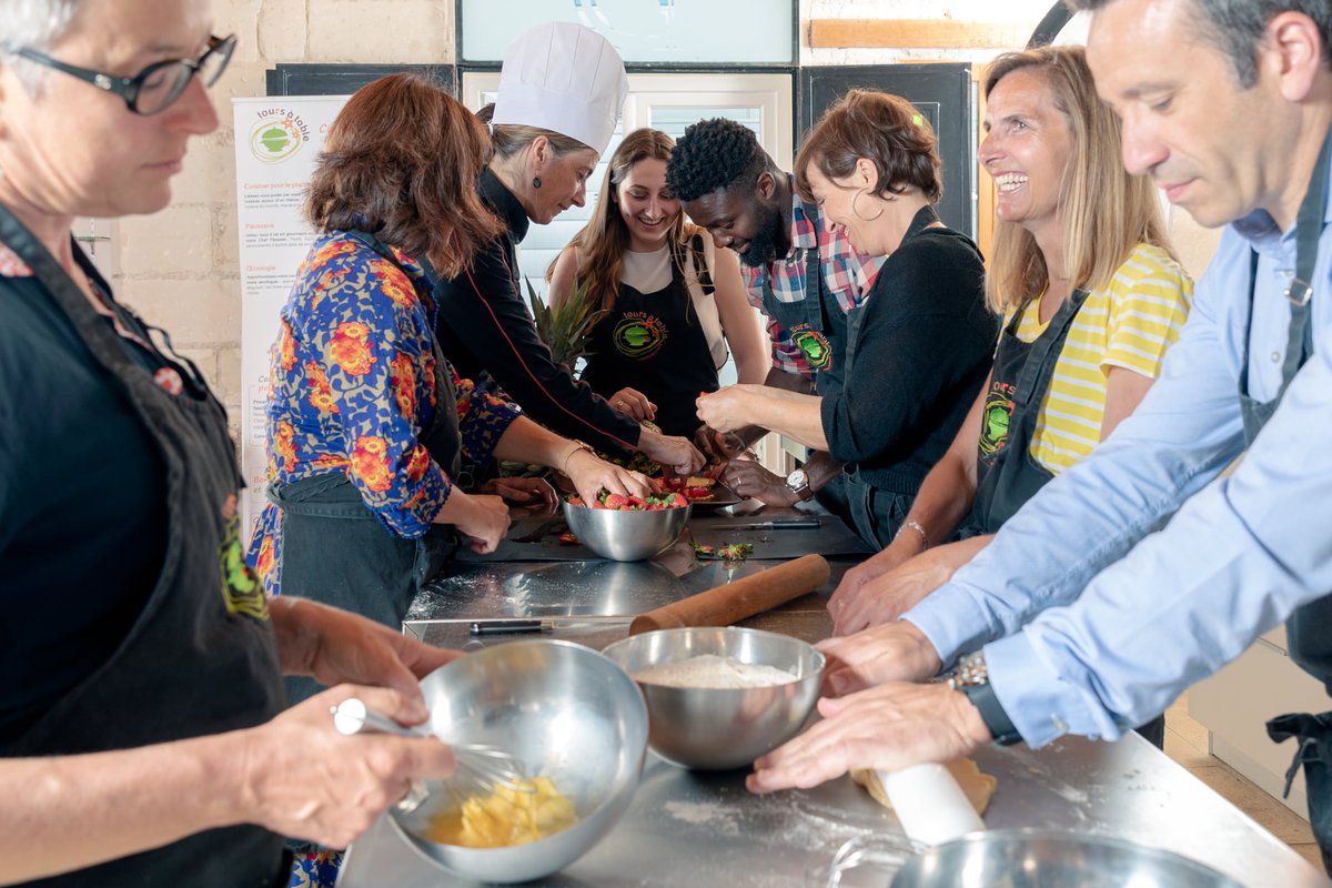 Tours Val de Loire Convention Bureau (@tourscvb) on Twitter photo #MondayMotivation
Entrez dans l'automne en dynamisant vos équipes autour d'un team-building ! 🍂
Cours de cuisine, challenge culinaire... Quoi de mieux pr se retrouver quand les températures commencent à baisser ?!
+ d'infos👉conventionbureau@tours-tourisme.fr
📸<a href="/TOUrSATABLE/">TOUrSATABLE</a> #MondayMotivation
Entrez dans l'automne en dynamisant vos équipes autour d'un team-building ! 🍂
Cours de cuisine, challenge culinaire... Quoi de mieux pr se retrouver quand les températures commencent à baisser ?!
+ d'infos👉conventionbureau@tours-tourisme.fr
📸<a href="/TOUrSATABLE/">TOUrSATABLE</a>