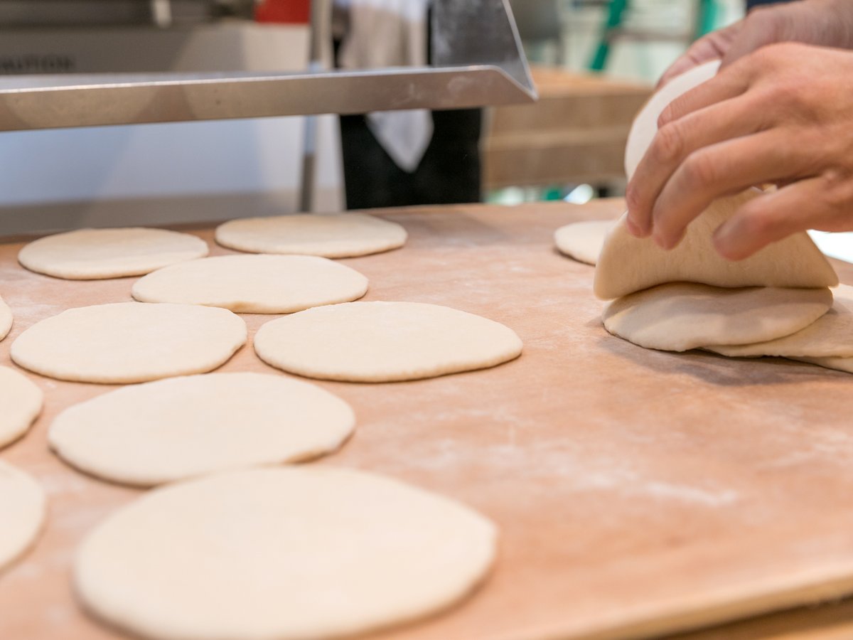 bala_baya's tweet photo. Getting these beauties ready and helping them reach their full potential of deliciousness is our version of therapy 🥙 Really makes us strive to be our very best selves as well! 🙌💛

Check our IG for info on our 50% DISCOUNT #EatEarlyToHelpOut deal! #FiveIsTheNewSeven https://t.co/WhEGgFVPKx