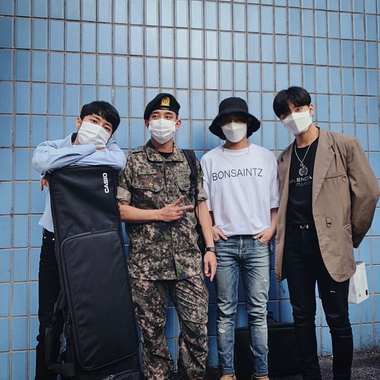 parc1004's tweet photo. I came on to scream to this kthxbai
#missingdojoon #everydayeveryhour https://t.co/d8TVWtEKip