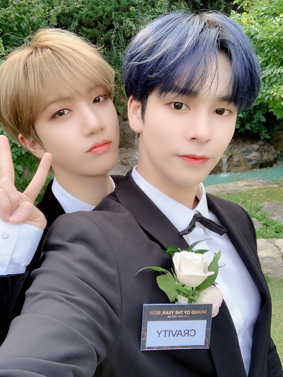 CRAVITY_twt's tweet photo. 러비티!!너무너무 고마워요🥰
다 러비티 덕분이에요ㅎㅎ
사랑해요 러비티❤️
#크래비티 #세림 #2020올해의브랜드대상 https://t.co/beLzwVHw4i