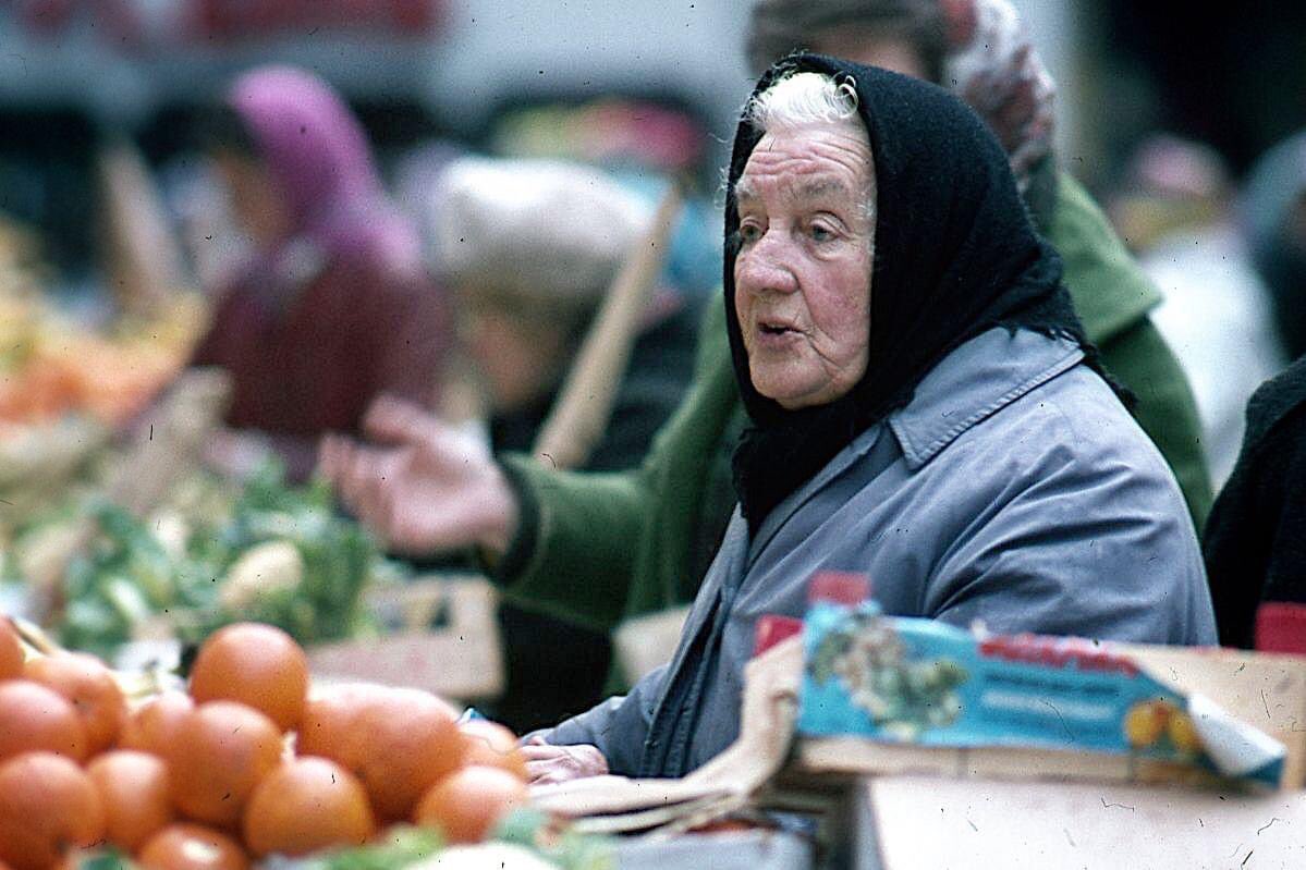 Part 3 -> Moore Street in 1972. Photos sent courtesy of Michael Foley.