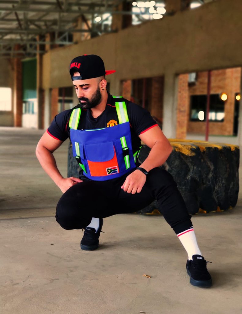 Fashion is what you’re offered by designers and #STYLE is what you choose. Make it simple but #SIGNIFICANT! Rock your #SWAG on during #cycling, #jogging, #leisure or at #work with Moja Pack,a diverse, stylish, comfortable &amp; protective chest carry pack manufactured by Mzansi SWAG