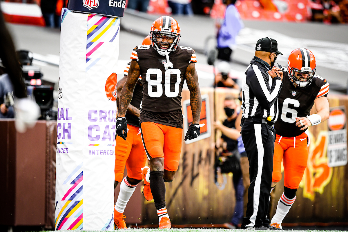 Browns's tweet photo. Happy #VictoryMonday! 😎 https://t.co/rdJDUNHj9i