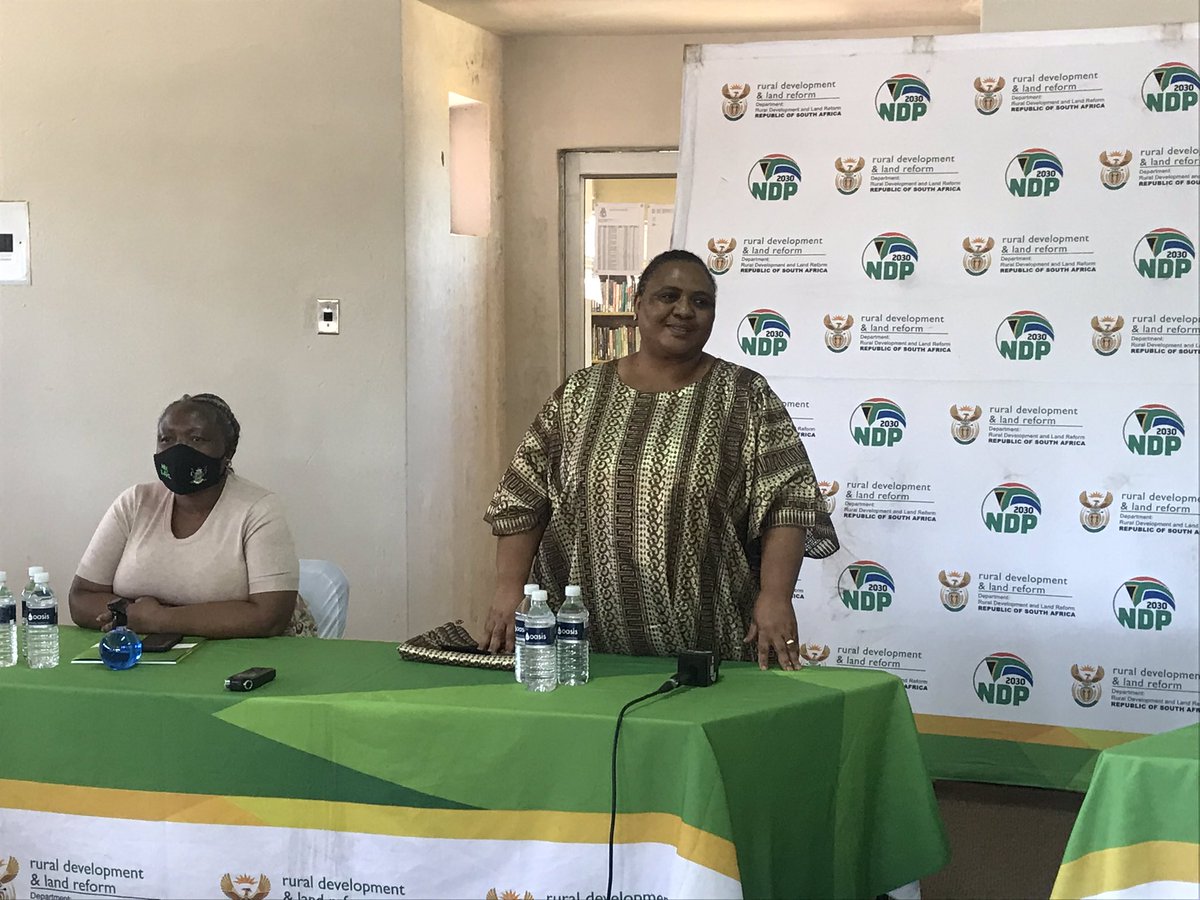 DesboMohono's tweet photo. Minister of @DALRRDgov_ZA Hon. Thoko Didiza together with Kgosi Motlhabane addressing media and officials before visiting agriculture projects and farmers around Taung Municipality@nwpg_dard #FoodSecurity https://t.co/YsLOJ1Hxzg