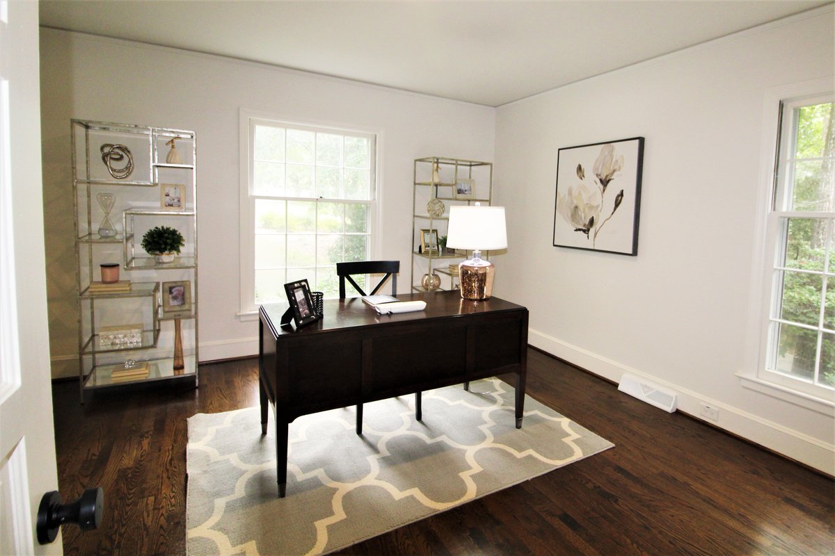 CLThomestager's tweet photo. This property we completed in Southpark has a great floor plan we enjoyed working with. We used our blush and gray scheme here and it really adapted well, this color scheme incorporates a contemporary look with classic lines. 
#charlotterealestate #creativehomestagers https://t.co/RDoVGcp1JZ