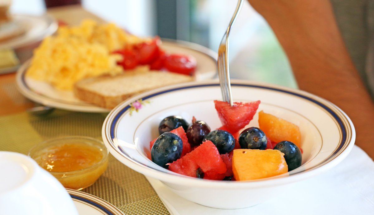 AntaresHotels's tweet photo. Un po' di frutta fresca è proprio quello che ci vuole per iniziare la giornata alla grande. https://t.co/OZnuTKK5Zd