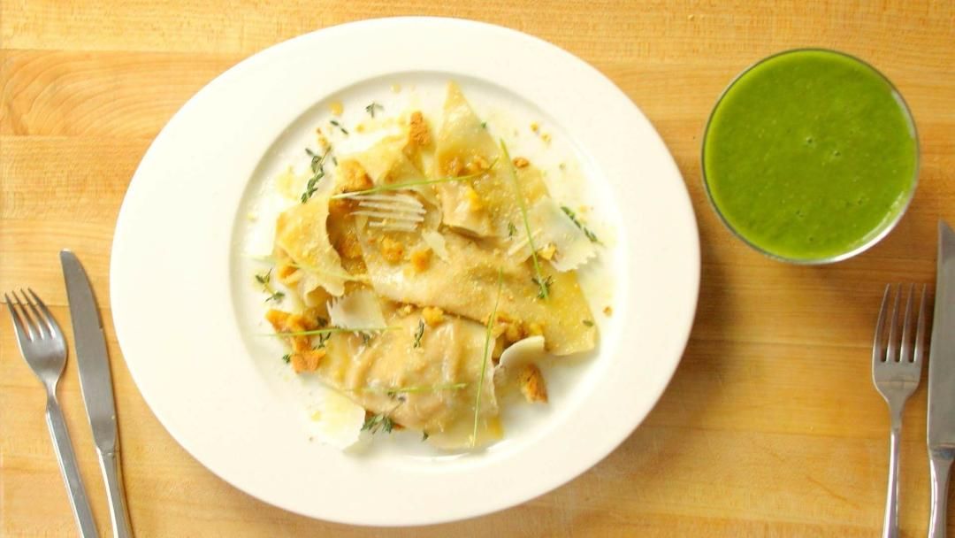 Delectable Butternut Squash recipe share for you to try. buff.ly/3jGsi0d #localproduce #squash #RecipeOfTheDay #recipe <a href="/FoodlandOnt/">Foodland Ontario</a> <a href="/eatnorth/">Eat North</a> #cookingvideo #foodanddrink #dinner #Cooking #MeatFreeMonday