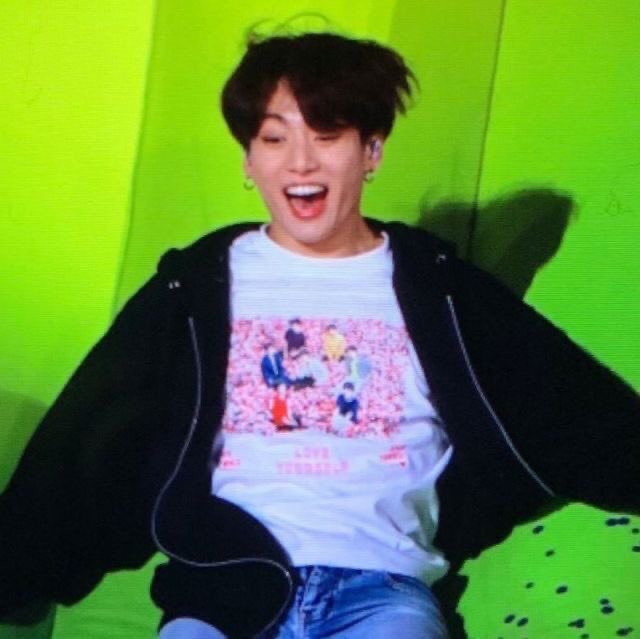 jungkook pics to make you smile today if you haven& #39;t yet !