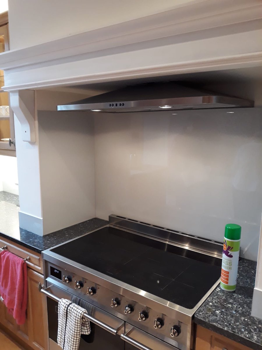 splashbacksdesi's tweet photo. Few recent installs.
We can manufacture to any size, colour or design.
We use 6mm toughend glass for all our glass splashbacks which are manufactured in the UK to BS EN 12150 and are heat resistant to 220°C.
https://t.co/uSkeHqR0UC https://t.co/gP2vbR0Z1W