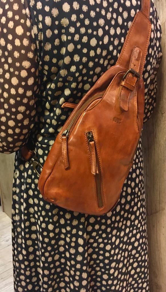 gdemanmelis's tweet photo. #schoudertas #damestas #cognac #leder #lederwaren #lederwarenspeciaalzaak #tilburg #crossover #dames #nieuw #104,95 https://t.co/3Nl0mBfHcd